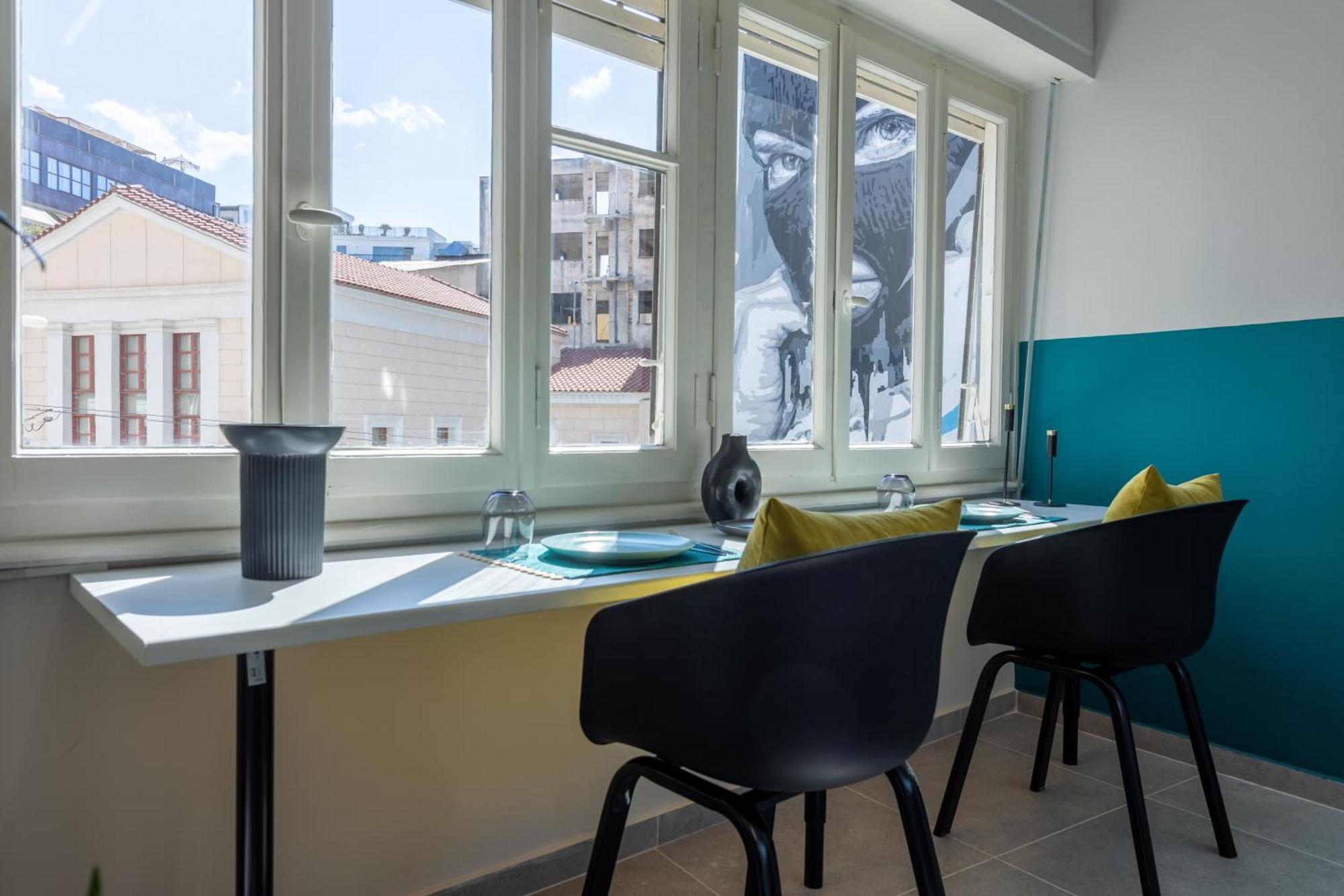Athenian Sensations And In The Heart Of * Atene