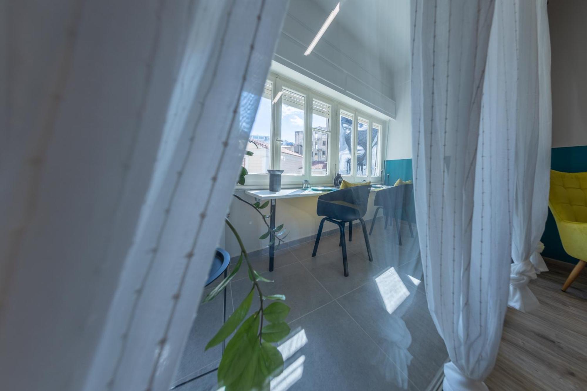 Athenian Sensations And In The Heart Of * Athen