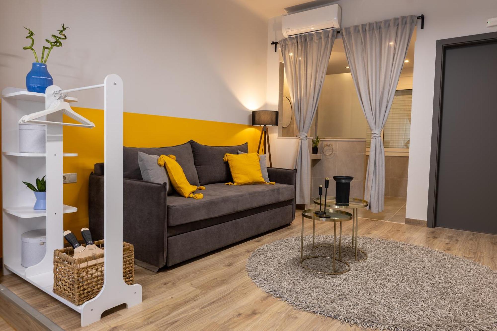 Athenian Sensations And In The Heart Of Apartment