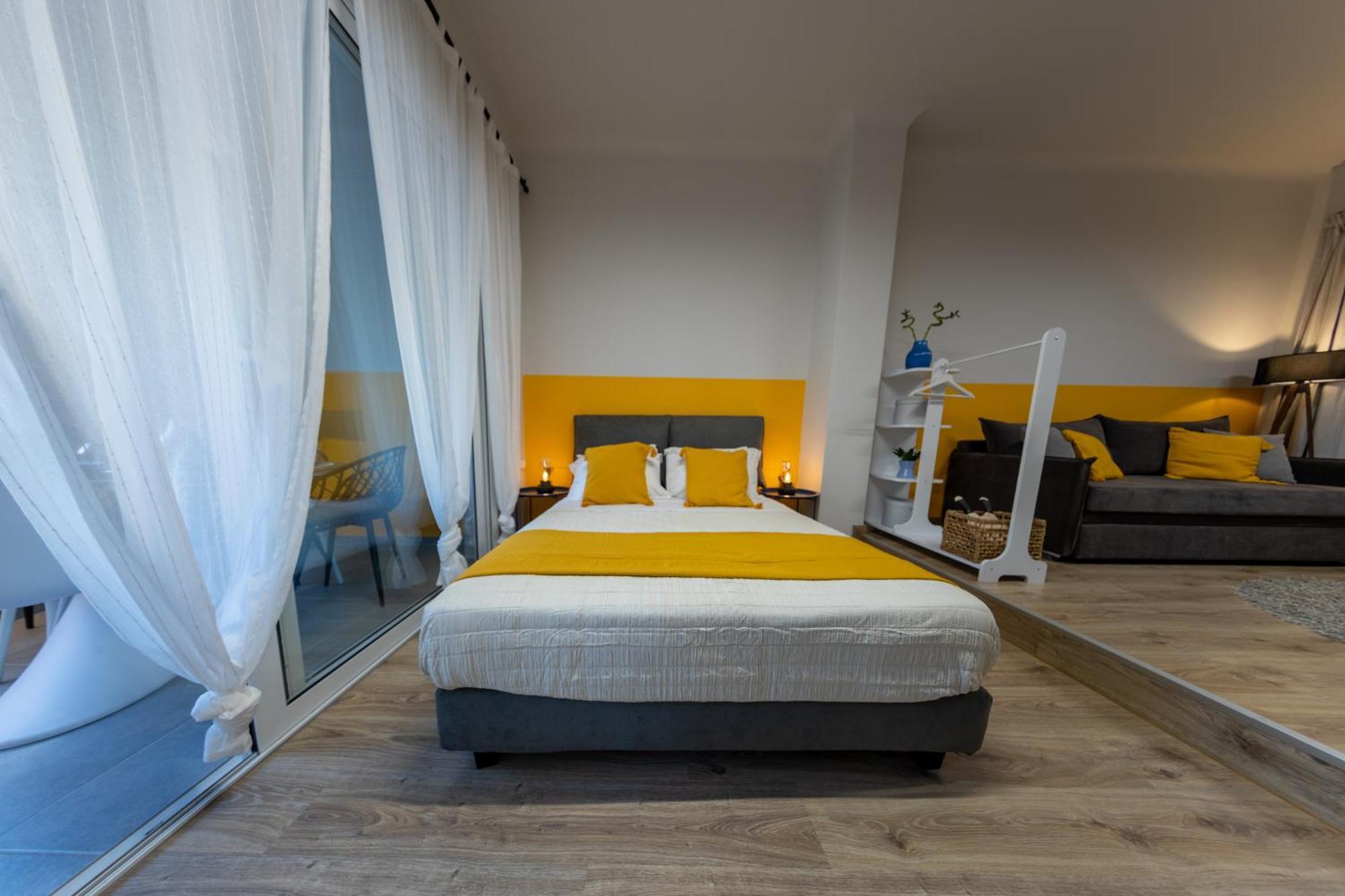 Athenian Sensations And In The Heart Of Athen