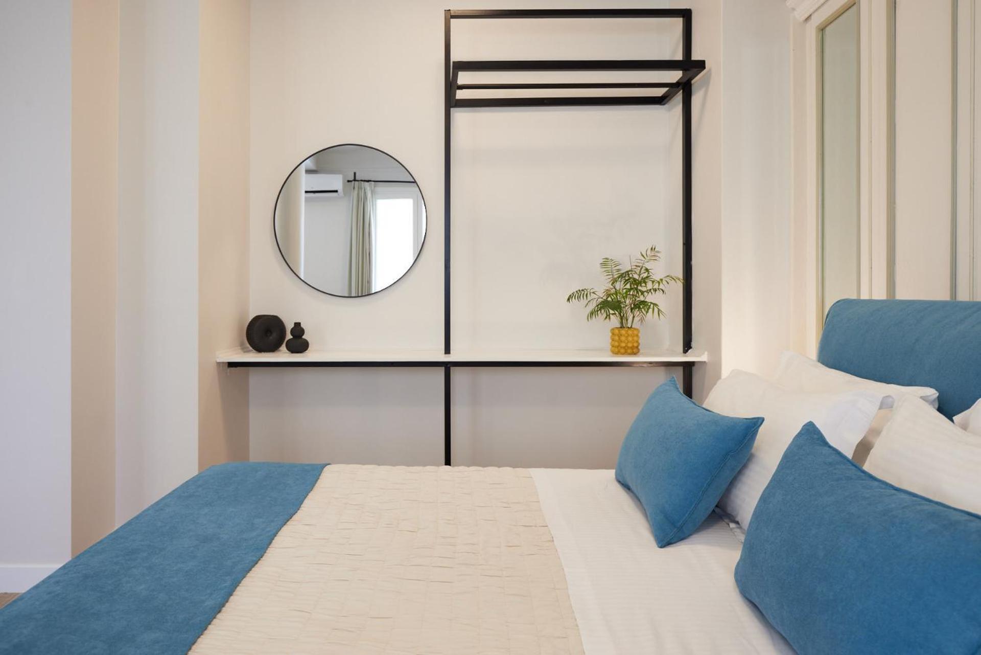 Athenian Sensations And In The Heart Of Apartment