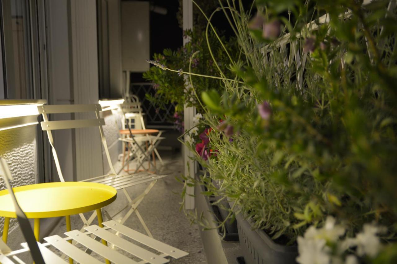 Athenian Sensations And In The Heart Of